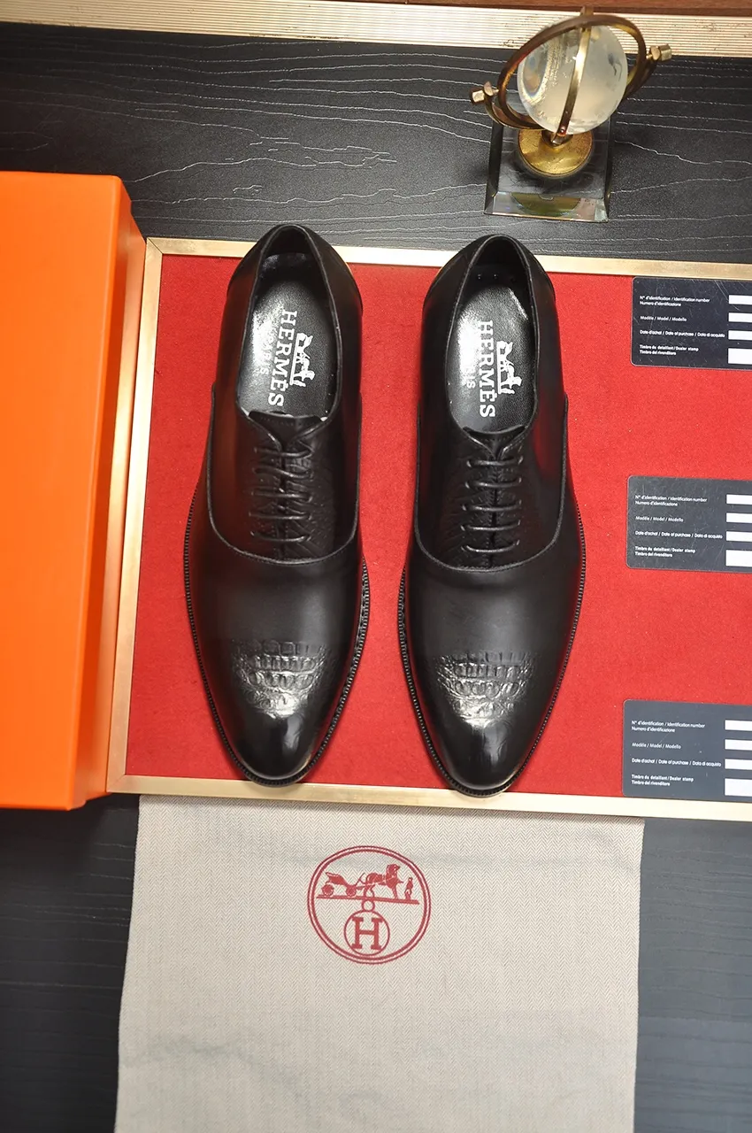 Men's shoes💰460💶[HERMES] (sheepskin lining)🍀Italian top luxury🍀He does not pursue novel styles and gorgeous colors, but attracts the favor of successful men with his flawless, elegant and classic style! This very, very comfortable, simple and stable style makes it easy to match any style! The pattern is absolutely 1:1 refined from the original case, and we strive for excellence in materials, imported cowhide + sheepskin lining💪💪💪extraordinary texture👍! .Black Brown Size: 38-45 (45 customized)